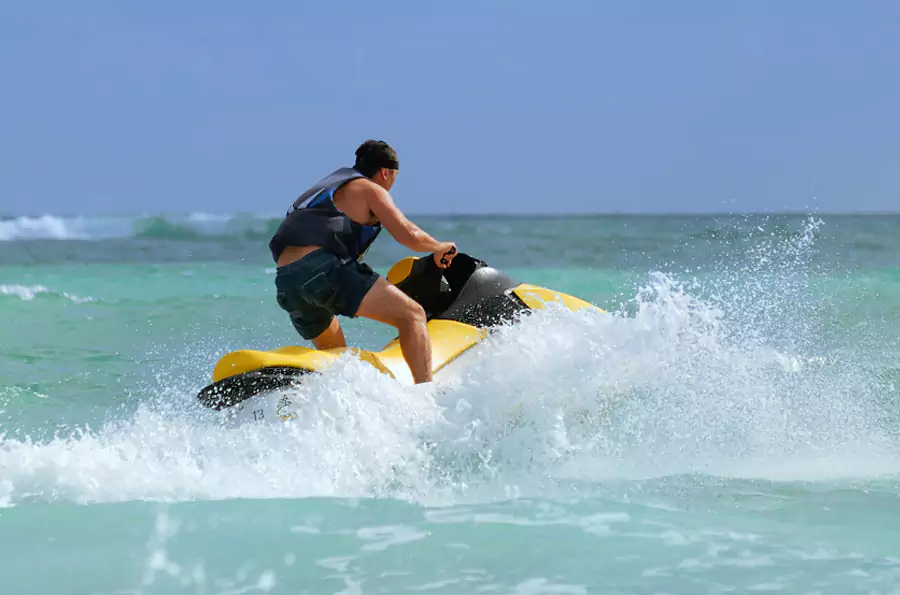 jet-skiling-at-mango-lakeview-guhagar