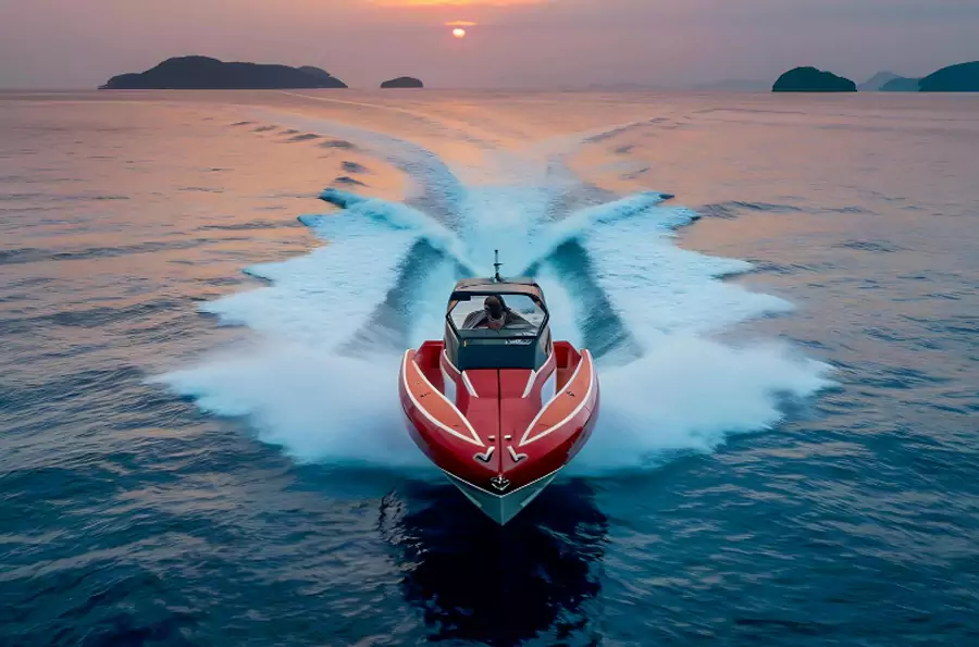 speed-boating-at-mango-lakeview-guhagar