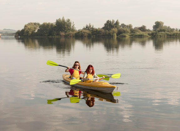 lake-boating